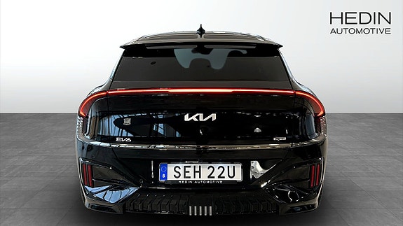 Kia EV6 7 of 12