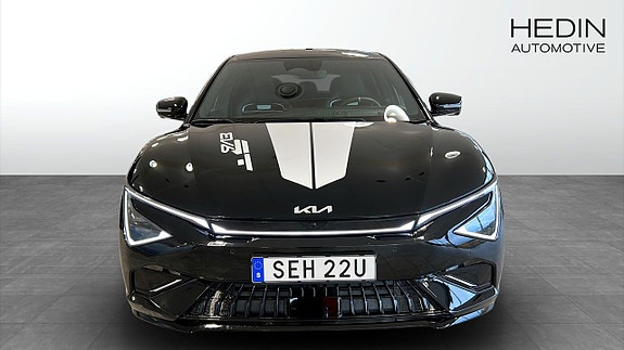Kia EV6 8 of 12