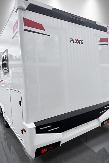 Pilote P740 FC Queensbed, Taksäng 3 of 17