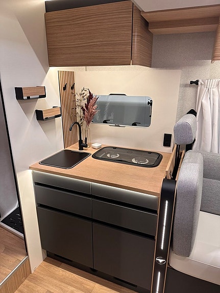 Pilote P740 FC Queensbed, Taksäng 6 of 17