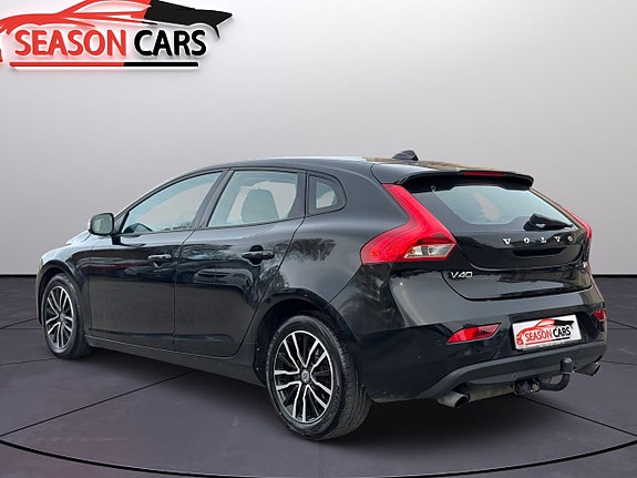 Volvo V40 3 of 5