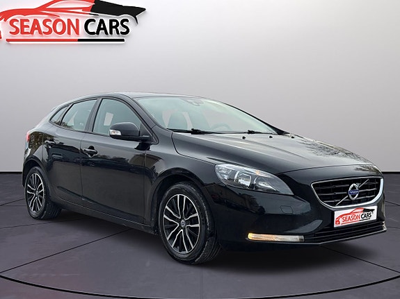 Volvo V40 4 of 5