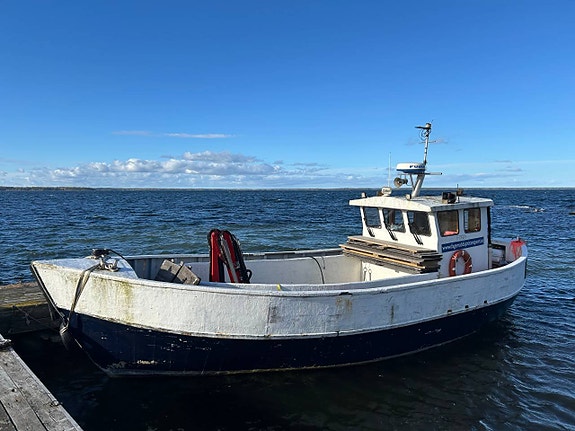 Arbets/transportbåt