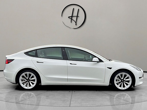 Tesla Model 3 5 of 30
