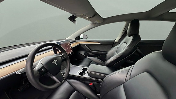 Tesla Model 3 9 of 30