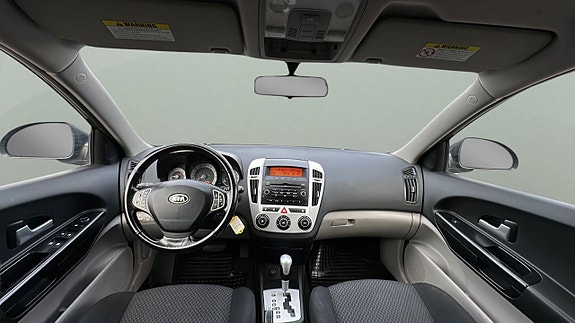 Kia Ceed 10 of 17
