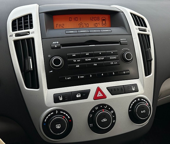 Kia Ceed 13 of 17