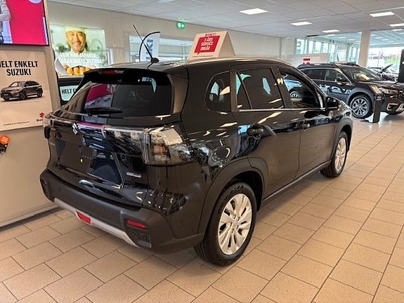 Suzuki S-Cross 2 of 5