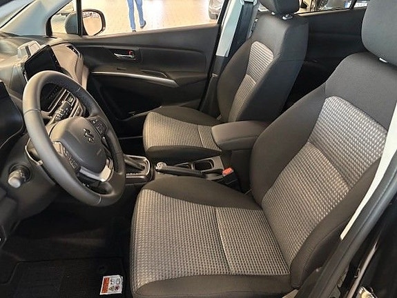 Suzuki S-Cross 3 of 5