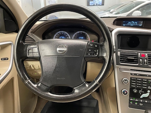 Volvo XC60 15 of 18