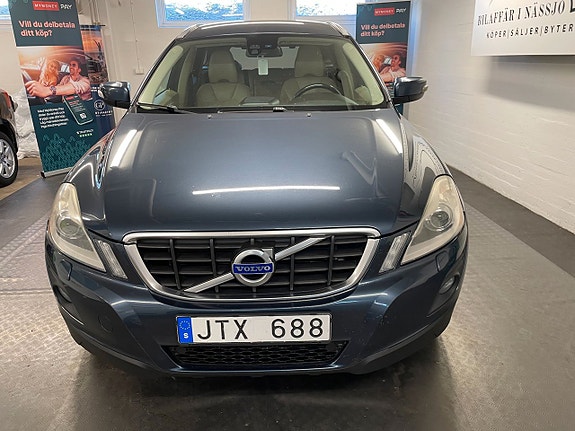 Volvo XC60 2 of 18