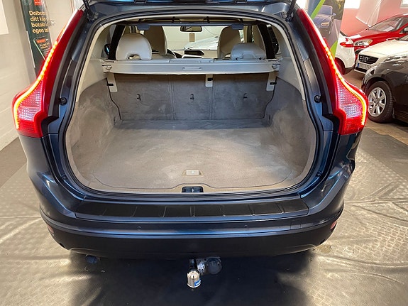 Volvo XC60 6 of 18