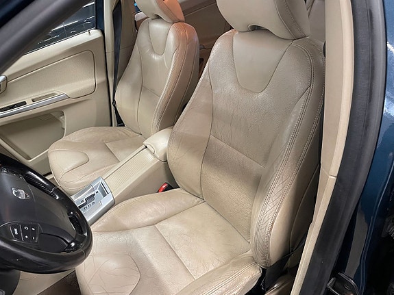 Volvo XC60 10 of 18