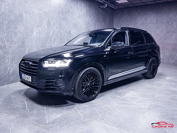 Audi Q7 3 of 5
