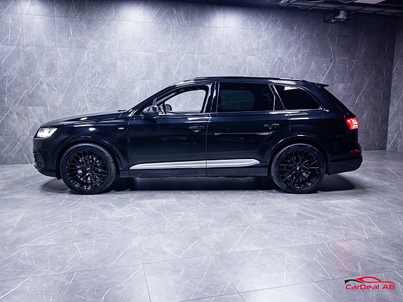 Audi Q7 4 of 5