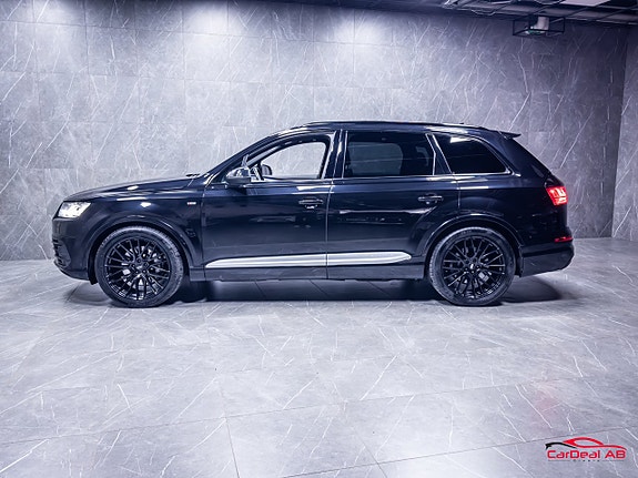 Audi Q7 4 of 5
