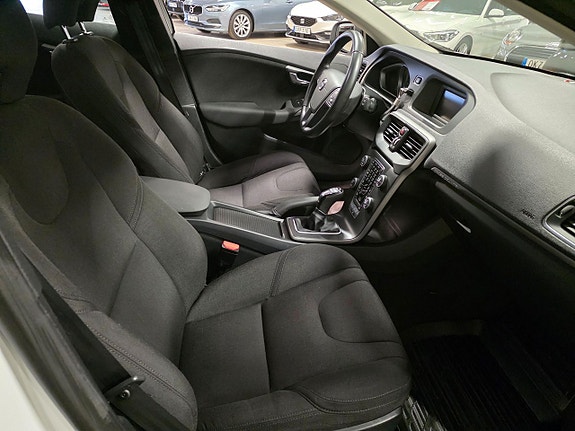 Volvo V40 Cross Country 7 of 10