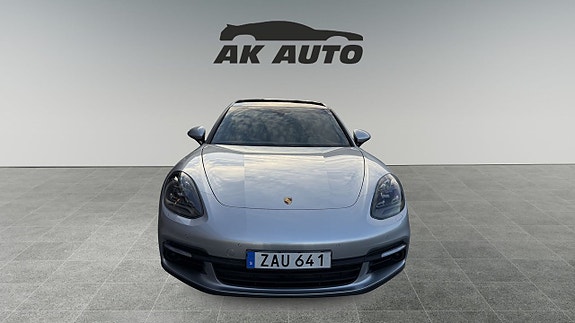 Porsche Panamera 4 3 of 10