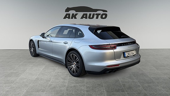 Porsche Panamera 4 2 of 10