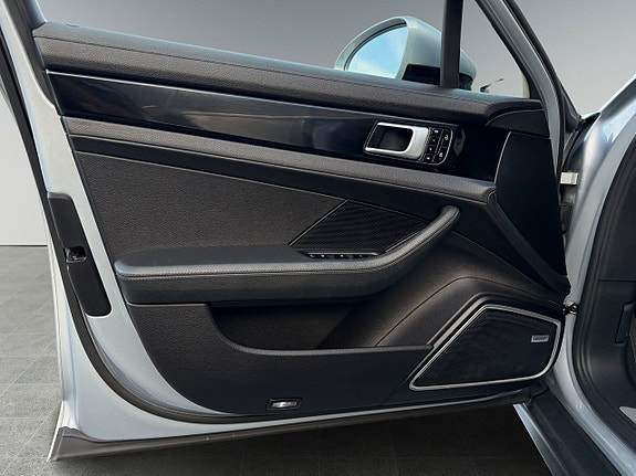 Porsche Panamera 4 10 of 10