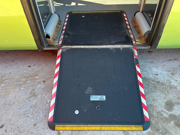Volvo B5LH 7900 HC 4x2 HYBRID / AC / AUXILIARY HEATING 22 of 24