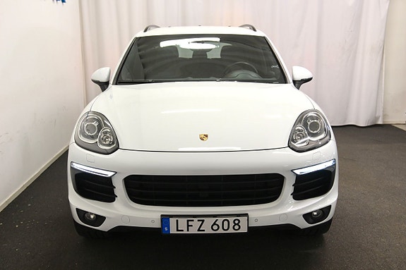 Porsche Cayenne 19 of 24