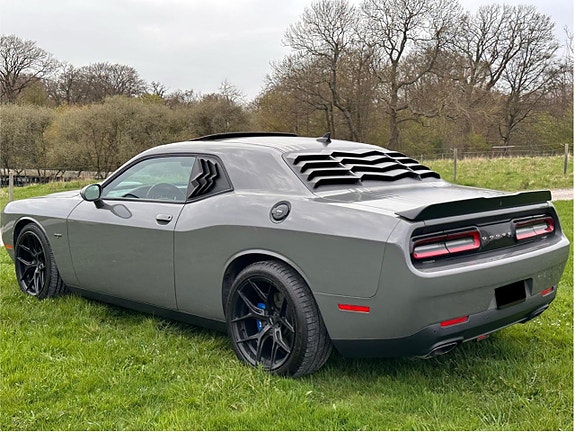 Dodge Challenger 3 of 5