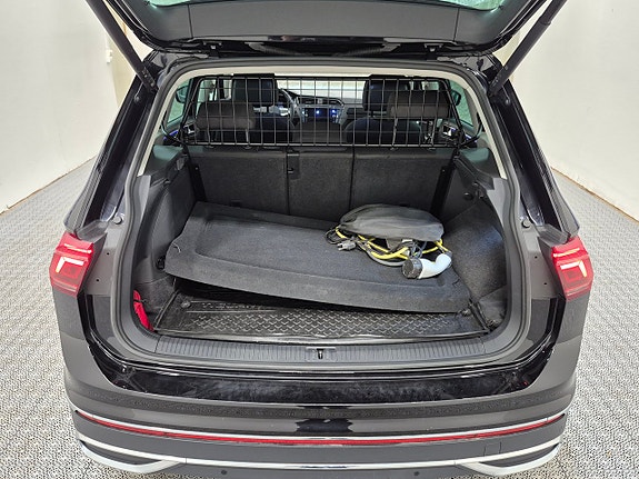 Volkswagen Tiguan 12 of 12