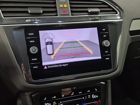 Volkswagen Tiguan 7 of 11