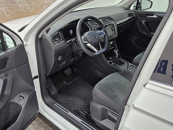 Volkswagen Tiguan 2 of 11