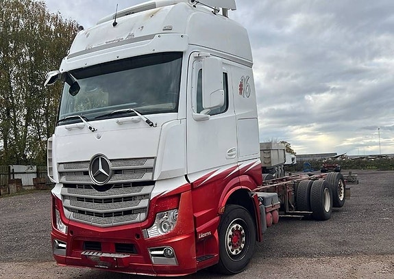 Mercedes-Benz Actros 3251