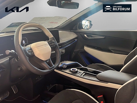 Kia EV6 8 of 14