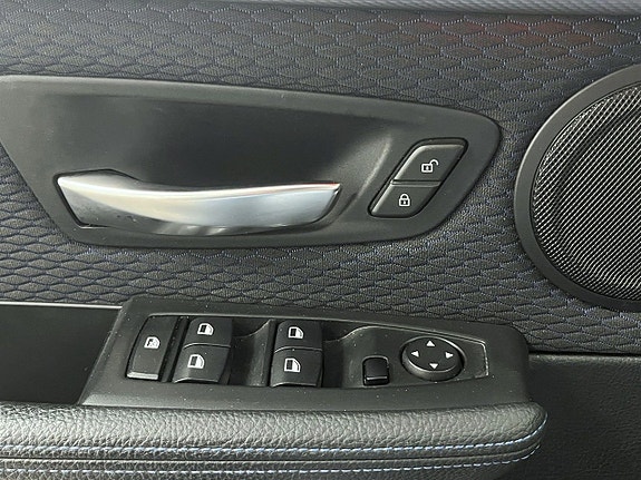 BMW 220d 16 of 25