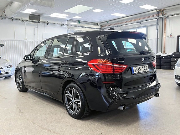 BMW 220d 3 of 25