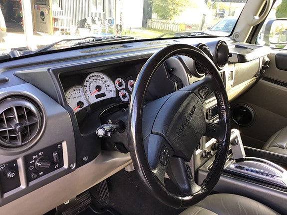 Hummer H2 10 of 30