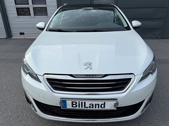 Peugeot 308 2 of 12