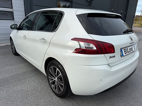 Peugeot 308 4 of 12