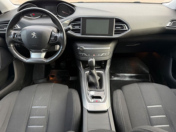 Peugeot 308 9 of 12