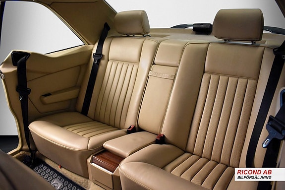 Mercedes-Benz 230 CE 20 of 21