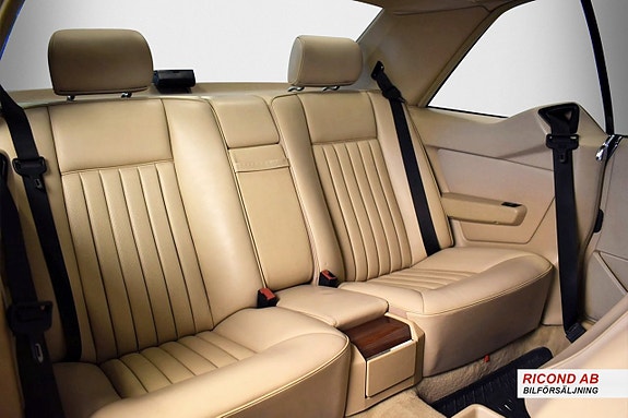 Mercedes-Benz 230 CE 16 of 21