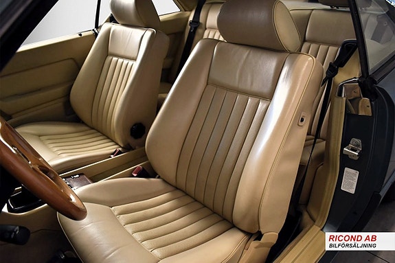 Mercedes-Benz 230 CE 19 of 21