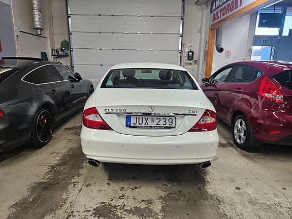 Mercedes-Benz CLS350 7 of 16