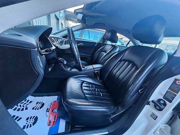 Mercedes-Benz CLS350 15 of 16