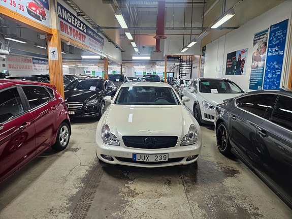 Mercedes-Benz CLS350 3 of 5