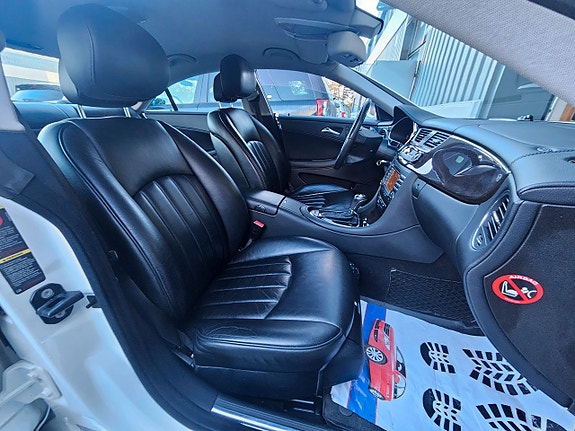 Mercedes-Benz CLS350 9 of 16