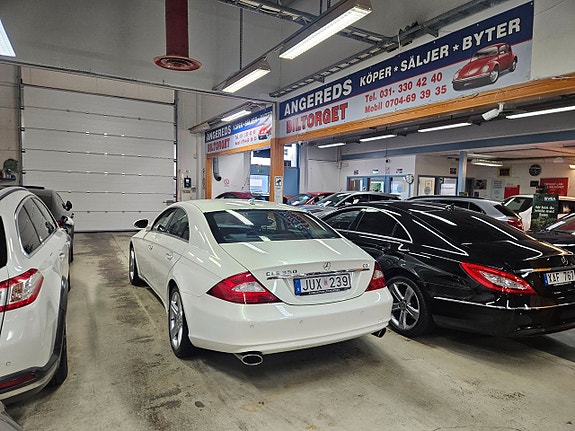 Mercedes-Benz CLS350 5 of 5