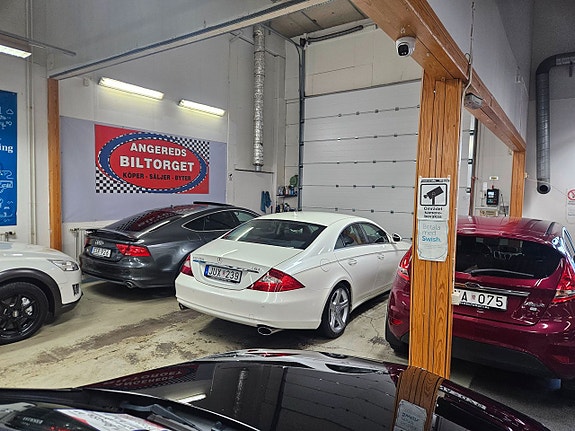 Mercedes-Benz CLS350 6 of 16