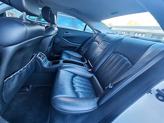 Mercedes-Benz CLS350 13 of 16