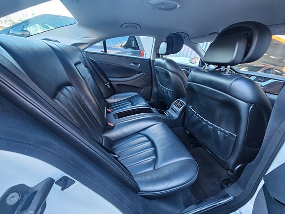 Mercedes-Benz CLS350 10 of 16