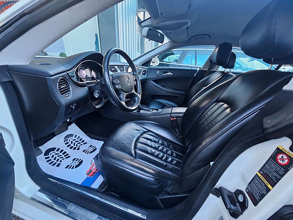 Mercedes-Benz CLS350 14 of 16